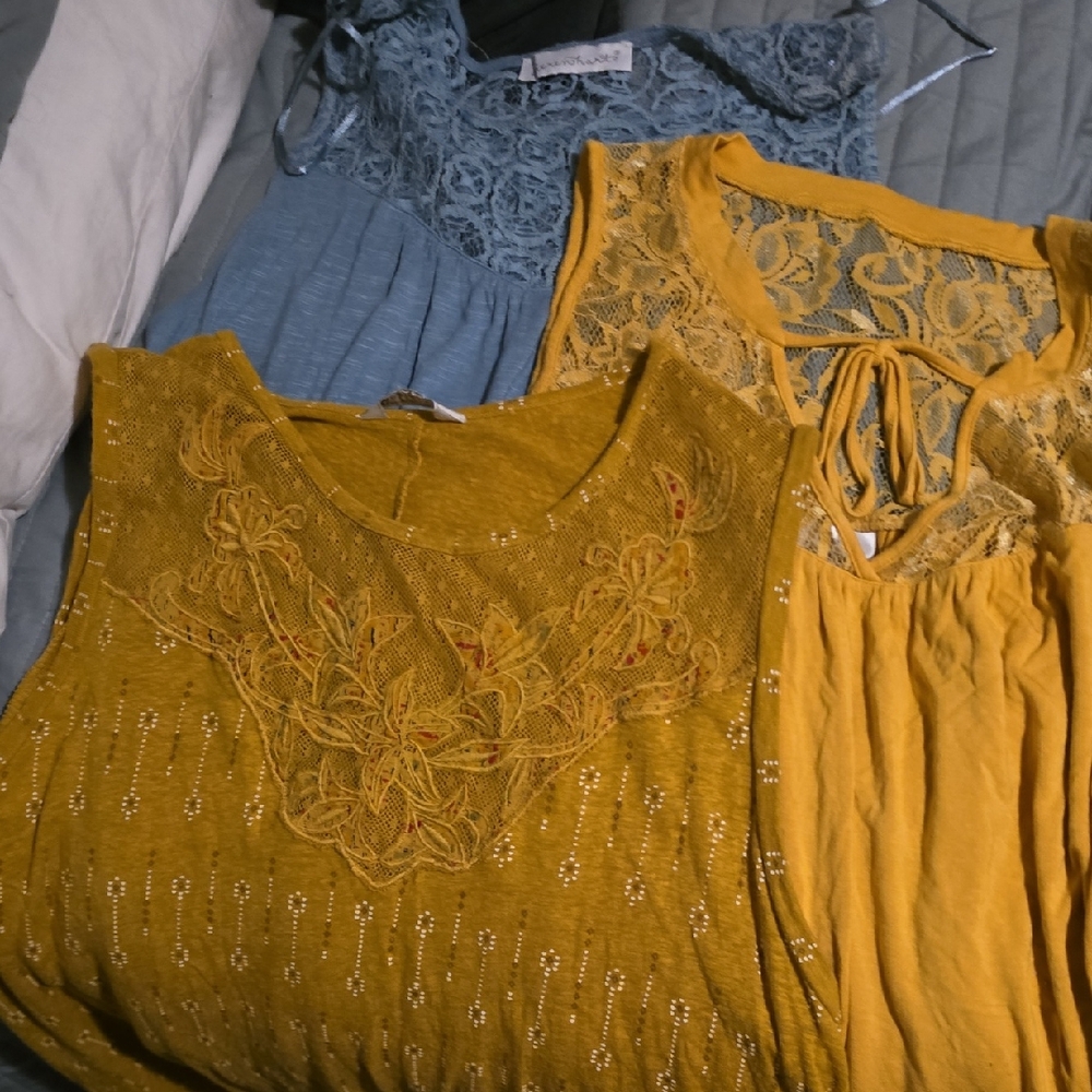 Lots Of 3 Flowy Tanks With Lace Top